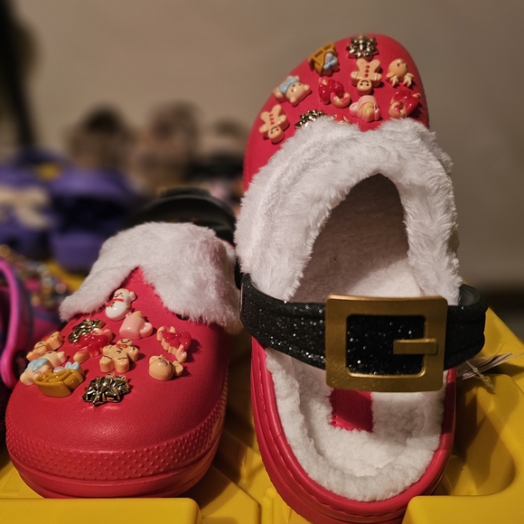 🎅🏾 Step Into Holiday Cheer! Custom Classic Lined Santa Crocs! - Picture 4 of 8